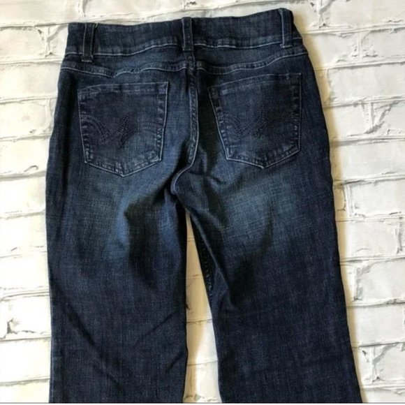 WRANGLER Straight Leg Ripped Jeans, Beautiful Dark Wash Sz 0 - Picture 8 of 9